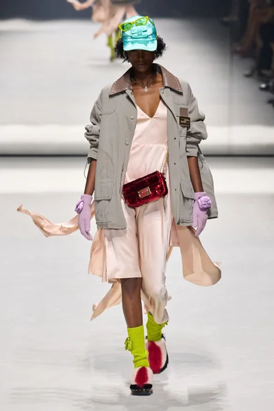 Look 11